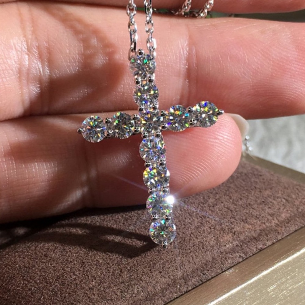š„NEWšSTERLING SILVER DIAMOND CROSS NECKLACEš„ - Picture 1 of 4